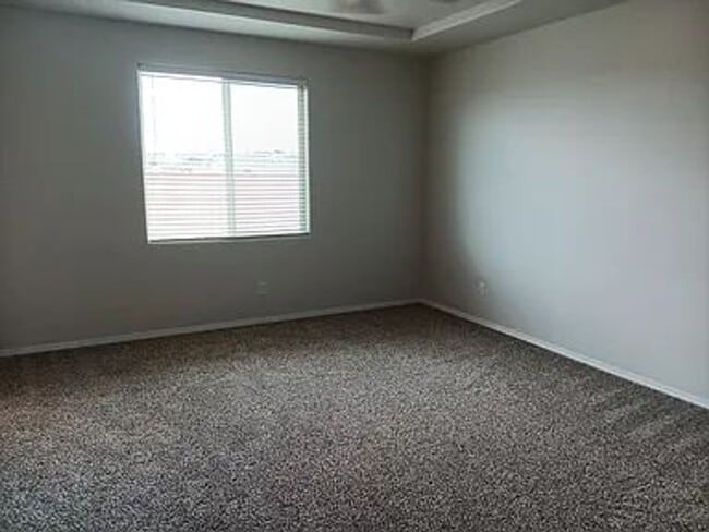 Building Photo - Welcome to this beautiful 3 bedroom, 2 bat...