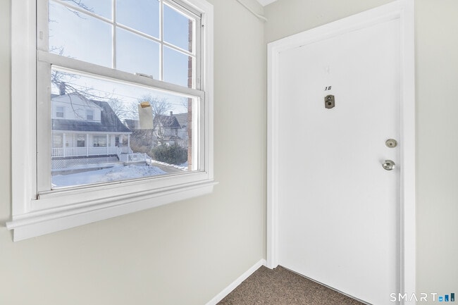 Building Photo - 100 Silliman St