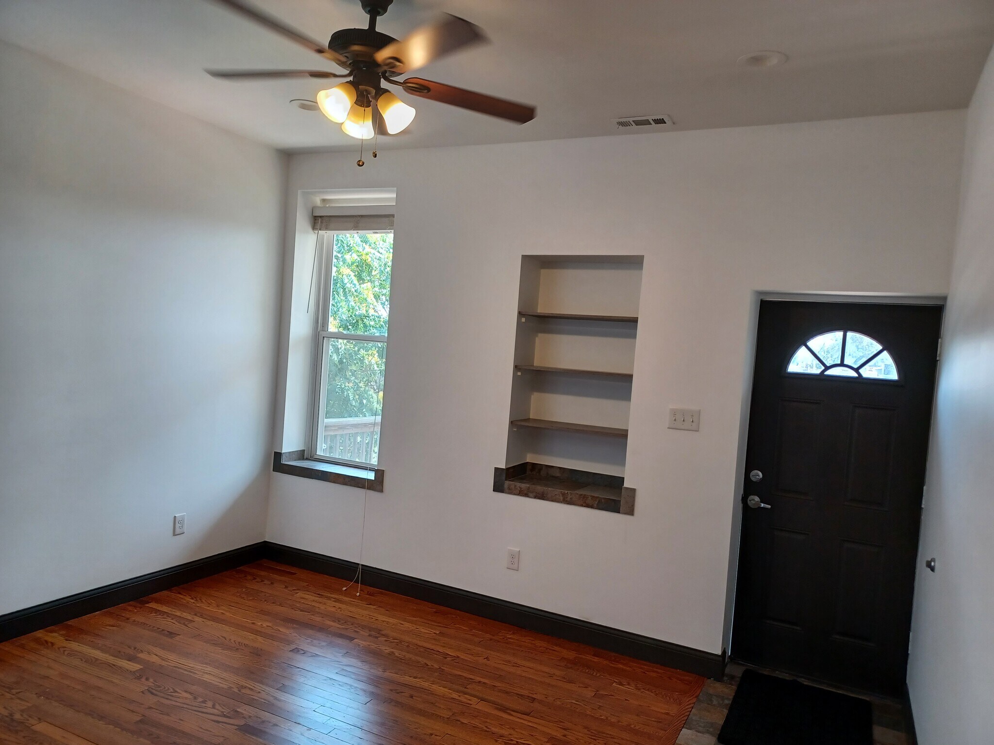 Building Photo - 4214 Chouteau Ave