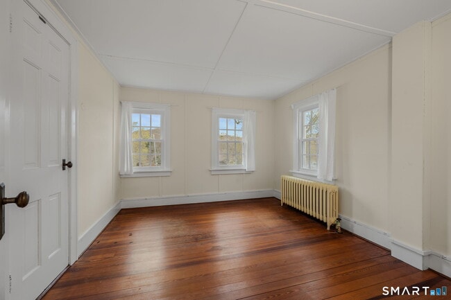 Building Photo - 260 Hamburg Rd