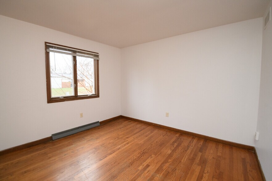 Building Photo - 2403 W 63rd Ave