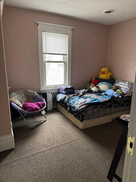 Building Photo - 810 N Broad St