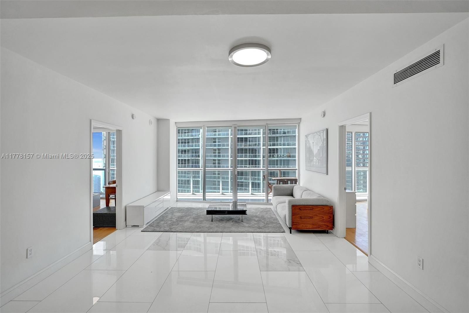 Building Photo - 475 Brickell Ave