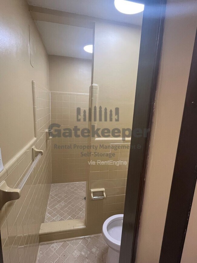 Building Photo - 163 Old Norton Rd