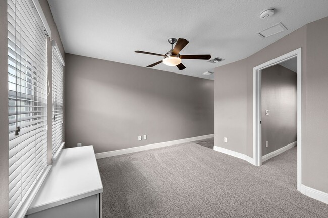 Building Photo - 8623 Via Trieste Dr