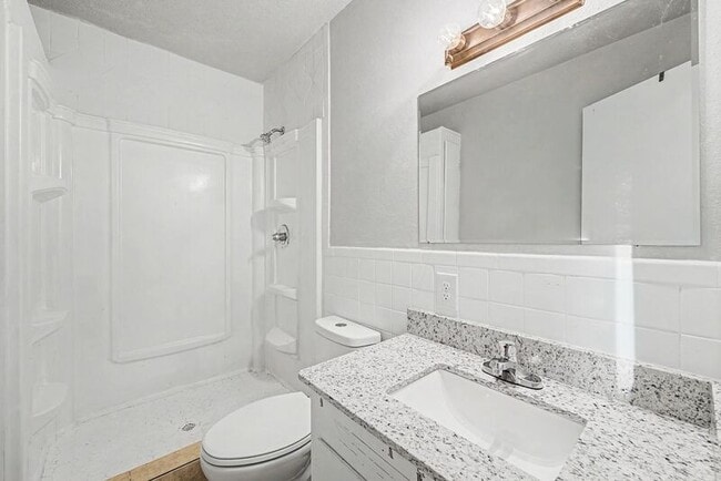 Building Photo - 911 S 10th St