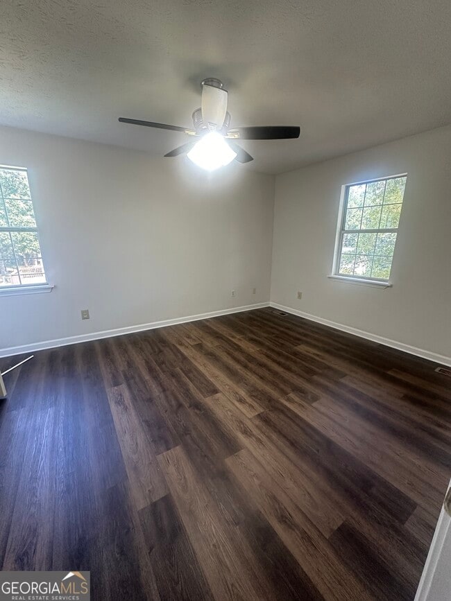 Building Photo - 253 Whitney Ln