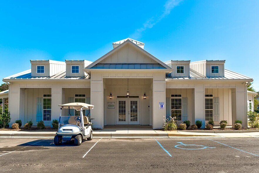 Building Photo - 207 Riley Cir