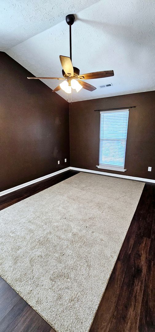 Building Photo - No HOA! Peaceful Cul-de-Sac Living with Ou...
