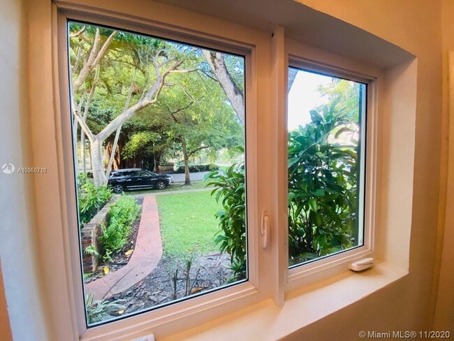 Building Photo - 800 Andalusia Ave