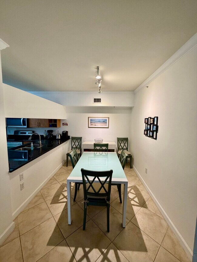 Building Photo - 6521 Emerald Dunes Dr