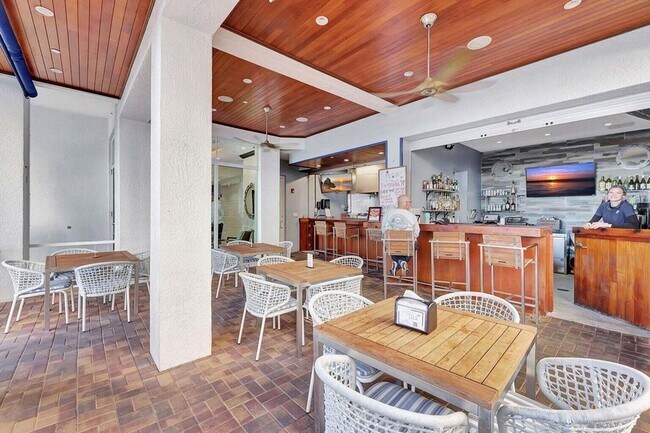 Building Photo - 415 NW Flagler Ave