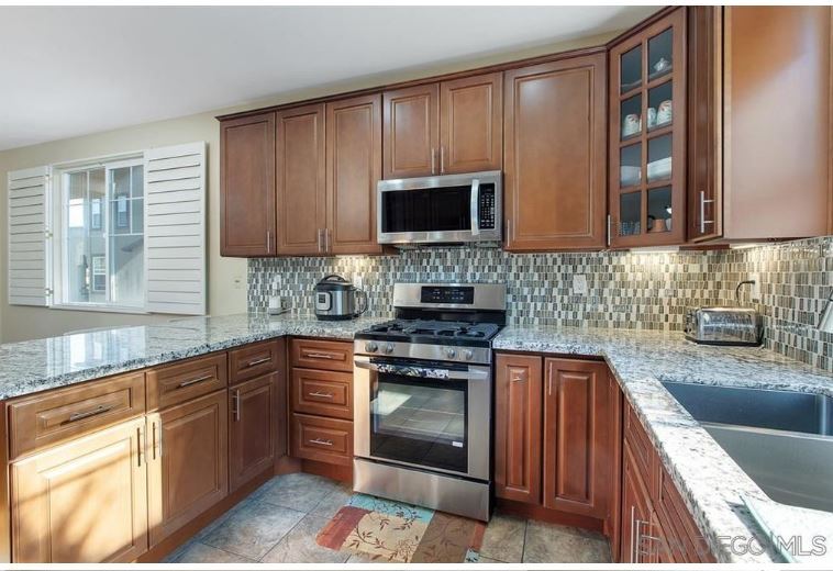 Building Photo - 14650 Via Fiesta