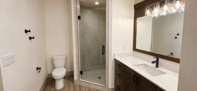 Building Photo - 654 N 3511 E