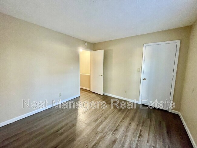 Building Photo - 5846 Aftonshire Dr