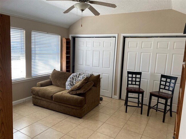 Building Photo - 1427 Bugle Run Dr