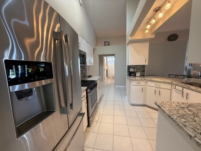 Building Photo - Beautiful 3 bedroom, 2 Bathroom home in the Turnbull Bay Golf Course Community