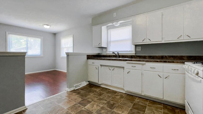 Building Photo - 5747 N 93rd St