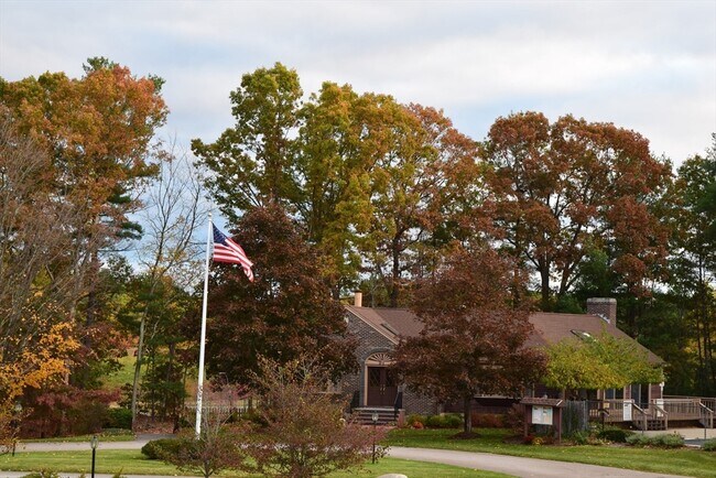 Building Photo - C4 Scotty Hollow Dr