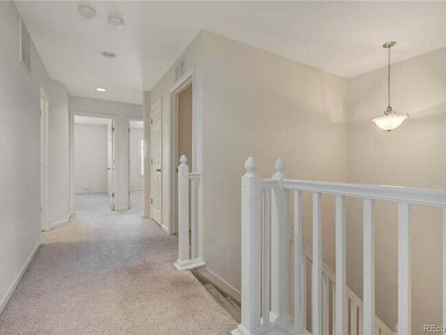 Building Photo - 3 Bedroom Townhome in Monument