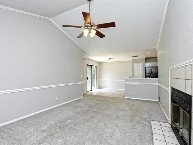 Building Photo - 806 Sunny Ln