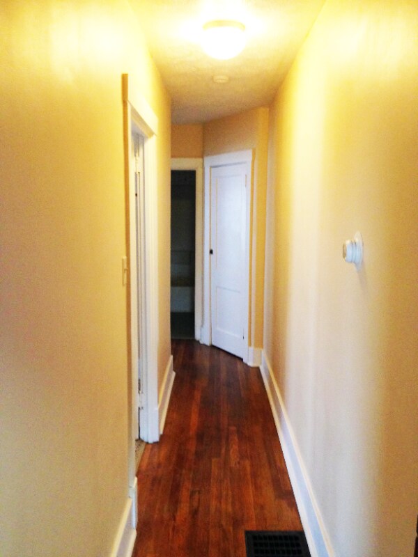 Building Photo - 2916 Clermont Ave