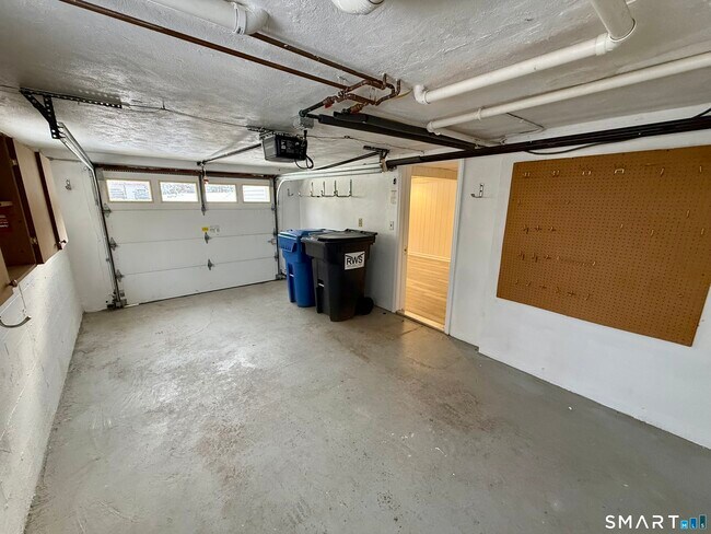 Building Photo - 16 Killian Ave