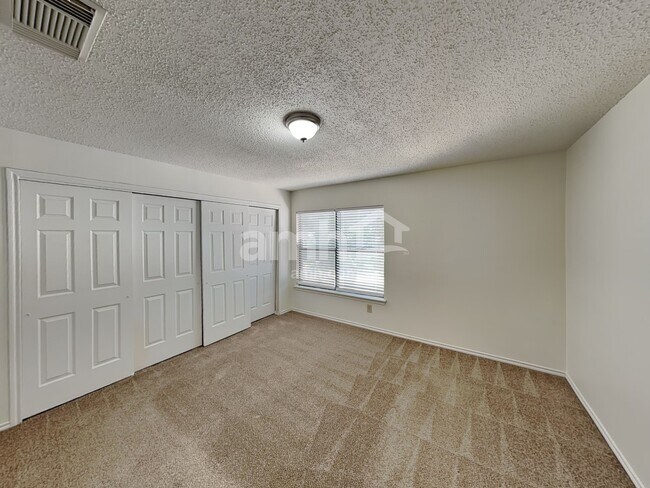 Building Photo - 2817 Lotus Park