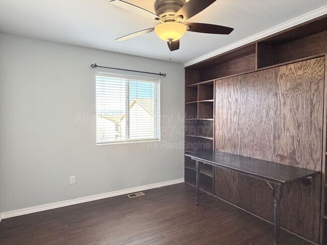 Building Photo - 3910 Reindeer Cir