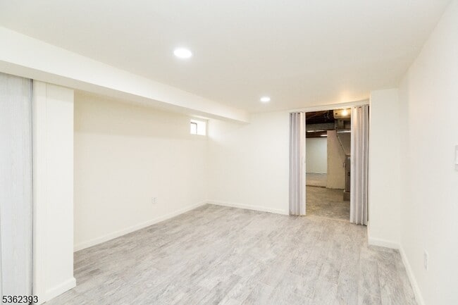 Building Photo - 78 Koyen St