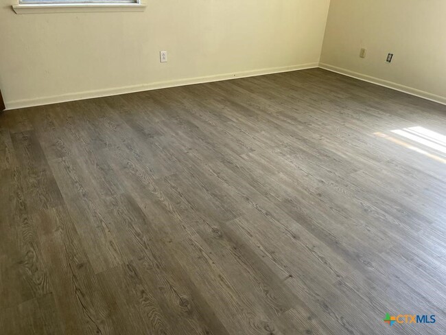 Building Photo - 1818 Janis Dr