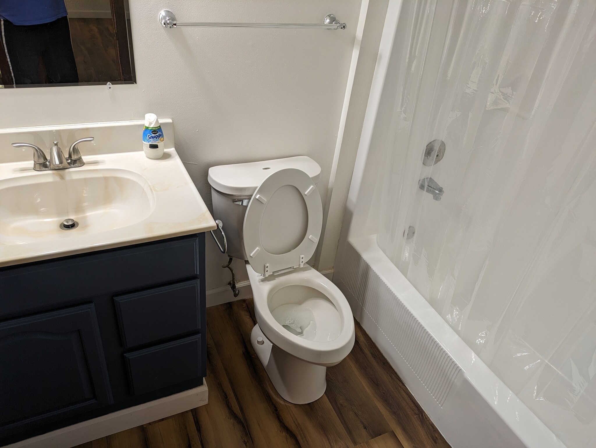 Master on suite full bath - 2906 Southbridge Rd