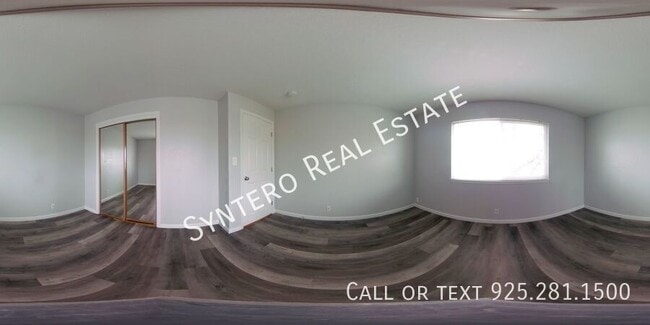 Building Photo - 1595 3rd Ave