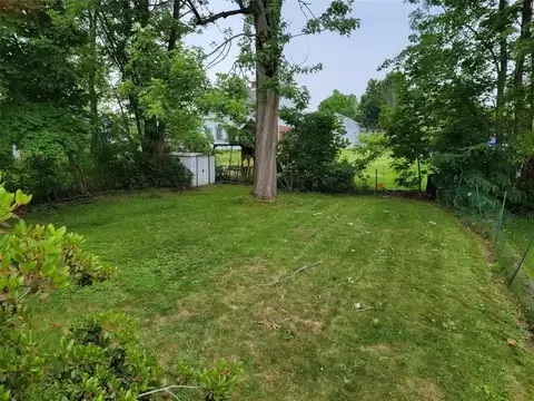 Fenced back yard - 141 Lagrange St