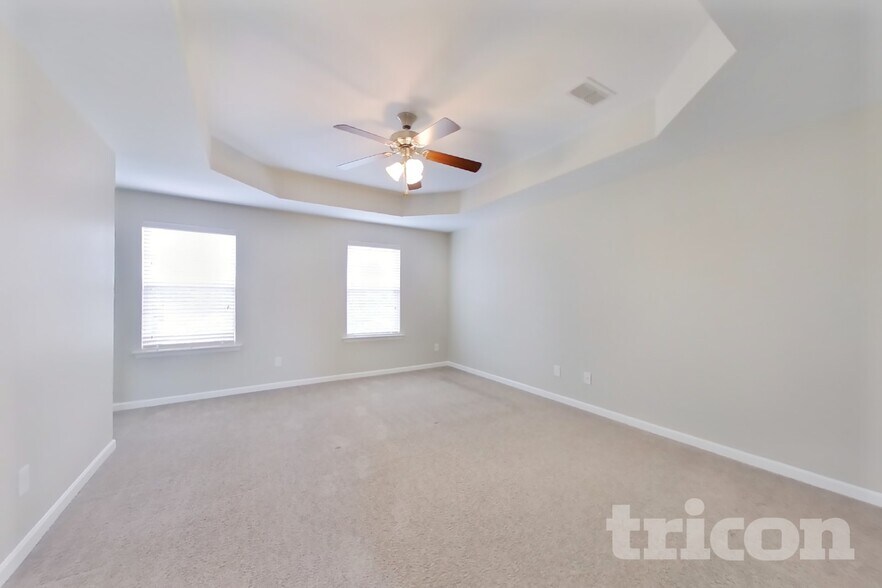 Building Photo - 1031 Solomon Ln
