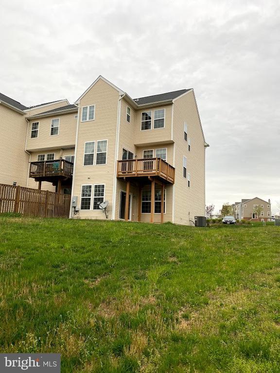 Building Photo - 120 Woodman Ct