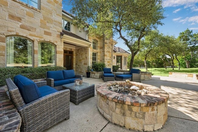Building Photo - 8403 Horseshoe Ledge