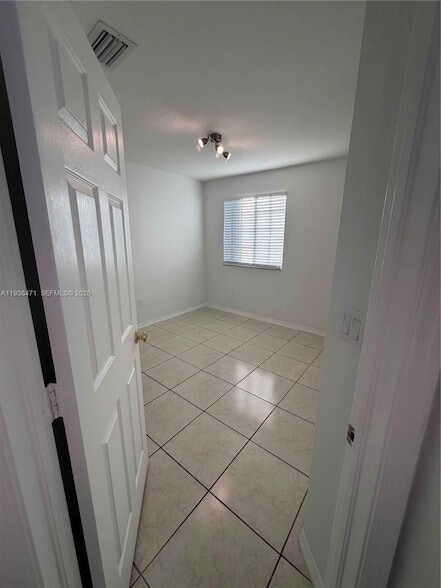 Building Photo - 5755 NW 115th Ct