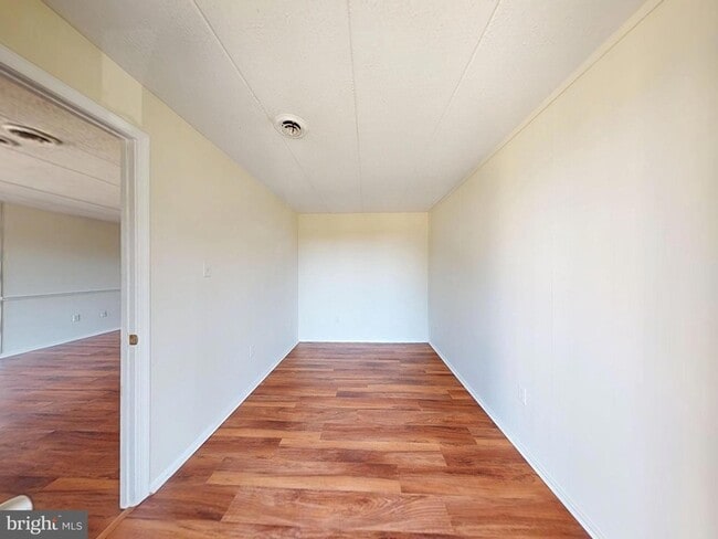 Building Photo - 2622 Fort Farnsworth Rd