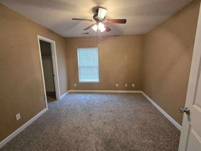 Building Photo - 2009 Breck Ave