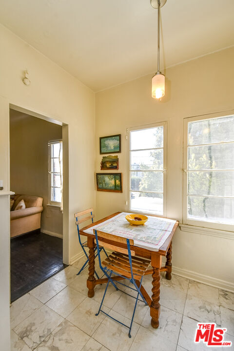 Building Photo - 8437 Waring Ave