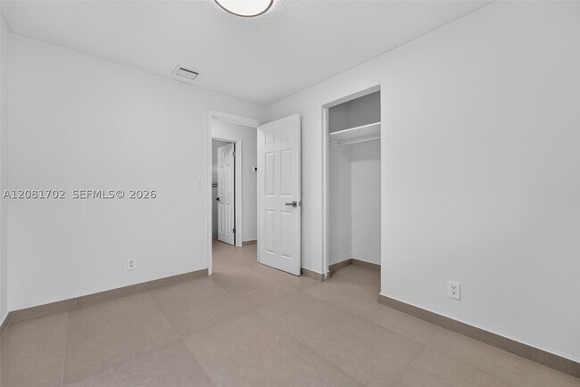 Building Photo - 3036 N 58th Ave
