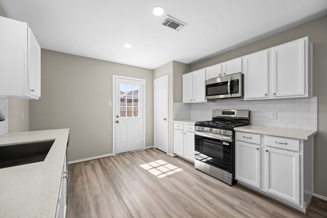 Building Photo - 8922 Aspen Trace Ln