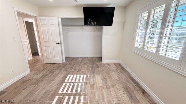 Building Photo - 1819 S Beverly Way