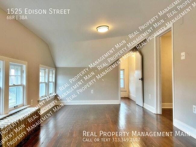 Building Photo - 1525 Edison St