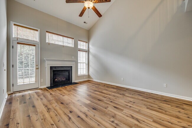 Building Photo - "Charming 3-Bedroom Retreat in Fort Mill -...