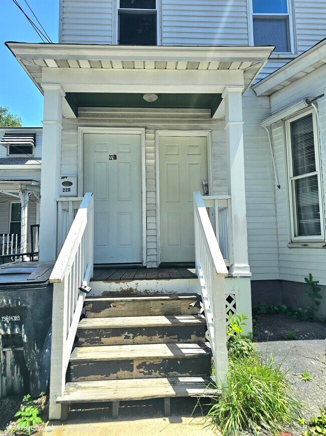 Building Photo - 22 Beech St
