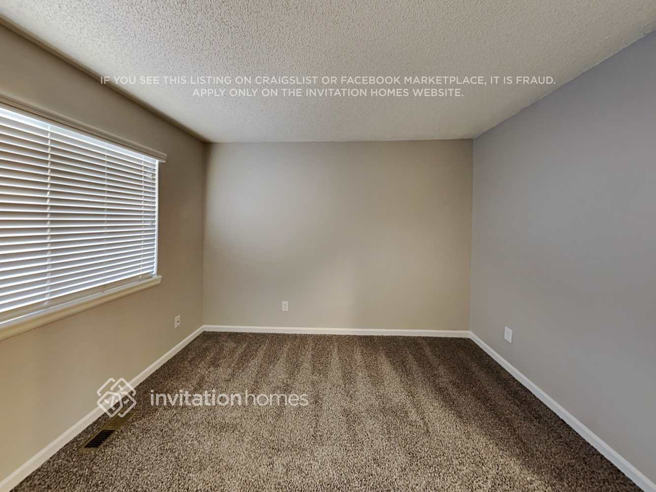 Building Photo - 8474 Tanglewood St