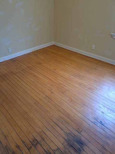 Building Photo - 1148 N Mayfield Ave