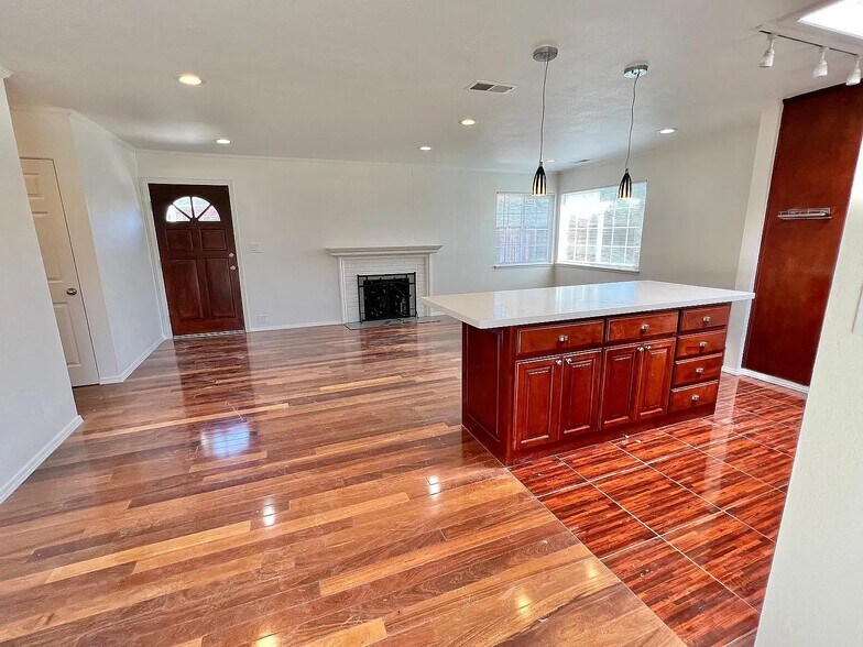 Building Photo - 3175 Machado Ave